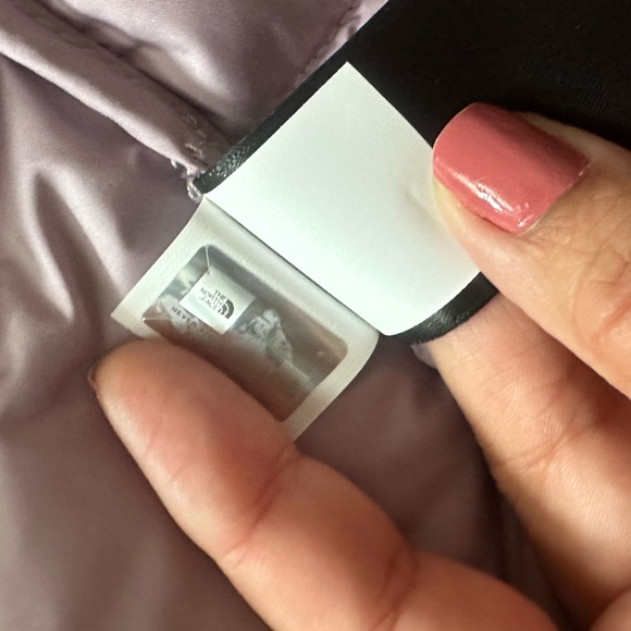 North Face - Roxborough Vest NEVER USED - Picture 9 of 9